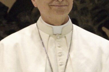 La primera Misa de Pascua del papa Leo convierte un momento litúrgico en un llamamiento por la paz