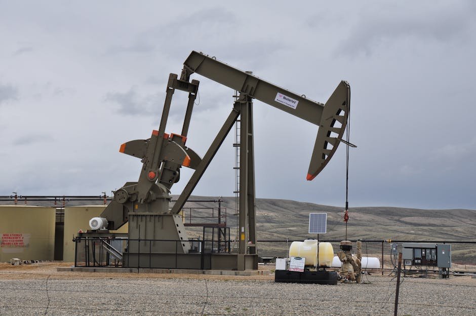 La AIE reduce la previsión de demanda de petróleo en casi un millón de barriles diarios en medio de la agitación geopolítica